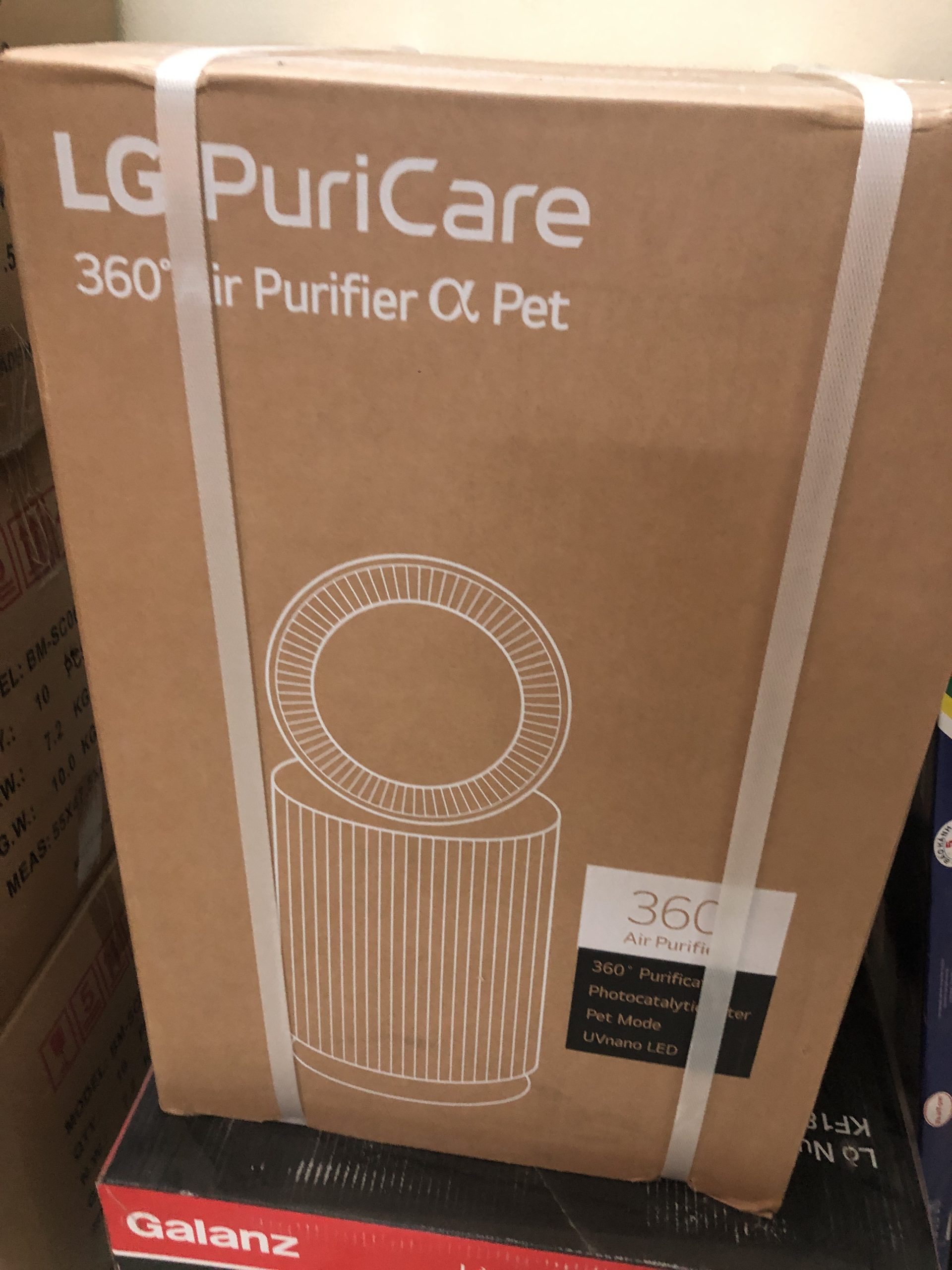 Máy lọc không khí LG PuriCare 360 Hit AS60GHWG0
